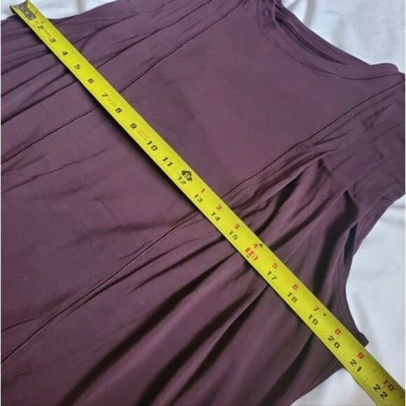 Lululemon Pleated Active Wear Sleeveless top size 10 - Picture 6 of 10